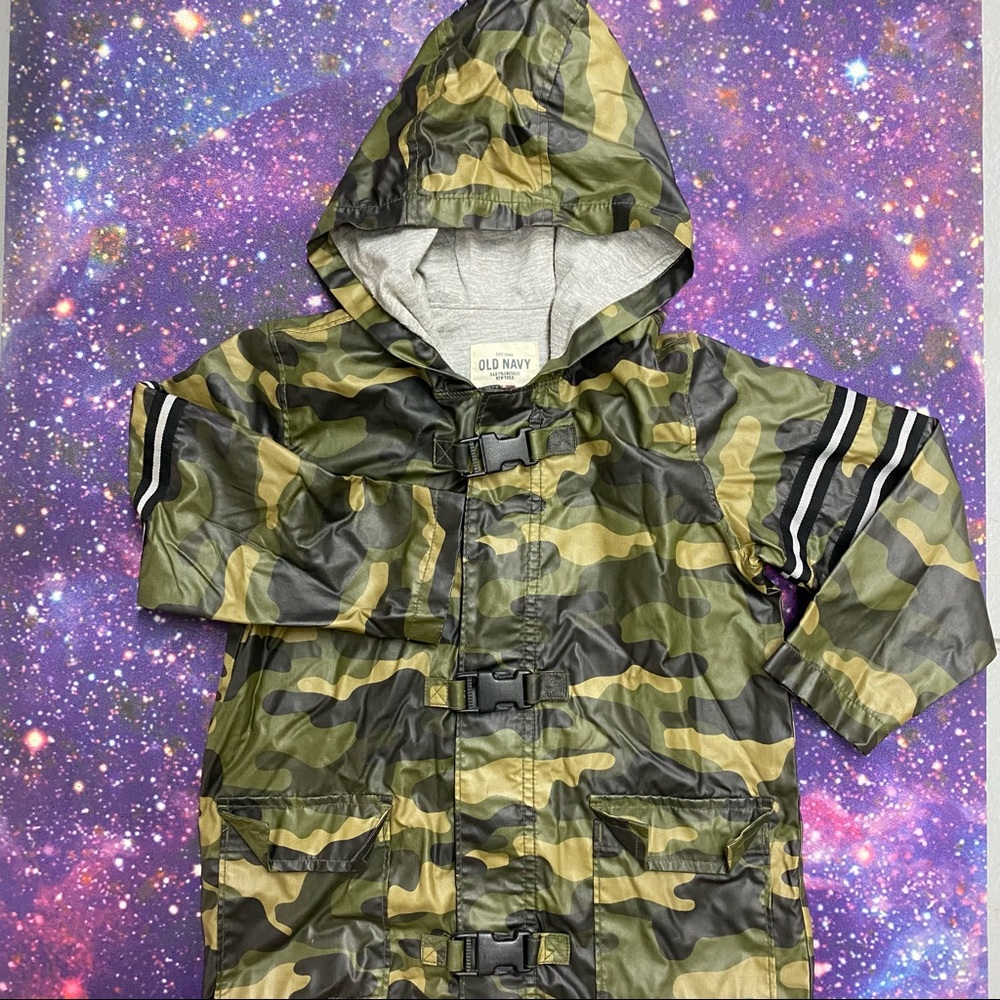 Old Navy Camouflage Camo Raincoat Buckle Size 5T